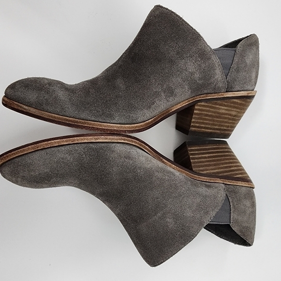 Vince Camuto Deadra Ankle Booties Gray Suede Stacked Block Heels Size 7.5 - Picture 7 of 11